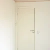 Stabil hvitmalt dør - 72,5 x 204 cm